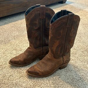 Women’s Cowboy Boots (7.5)